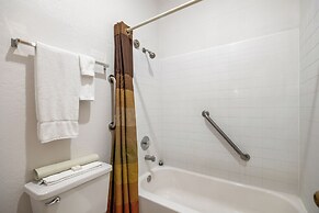 Roundhouse Resort
