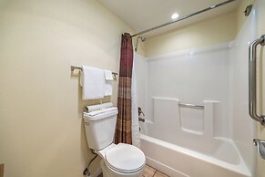 Roundhouse Resort