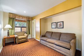 Roundhouse Resort
