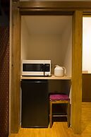 Sheena and Ippei - Hostel