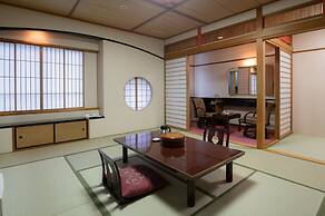 Yataro & Yataro Minamikan