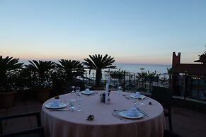 Aleria Belport Beach Hotel