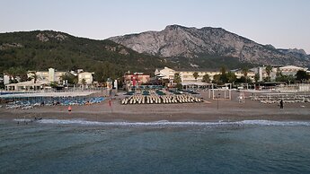 Aleria Belport Beach Hotel