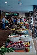 Aleria Belport Beach Hotel