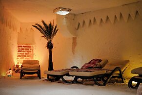 Aleria Belport Beach Hotel