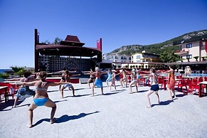 Aleria Belport Beach Hotel