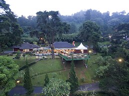 Puncak Pass Resort