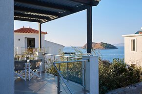 Eleia Seafront Rooms & Villas