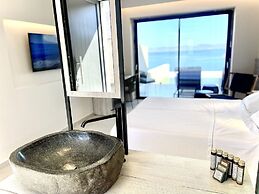 Eleia Seafront Rooms & Villas