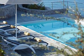 Eleia Seafront Rooms & Villas