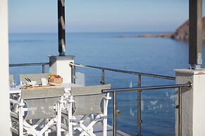 Eleia Seafront Rooms & Villas