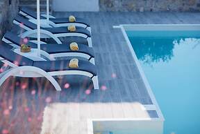 Eleia Seafront Rooms & Villas