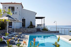 Eleia Seafront Rooms & Villas