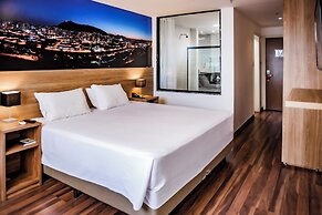 Trade Hotel