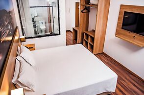 Trade Hotel