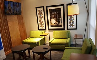 Holiday Inn Express & Suites Toledo West by IHG