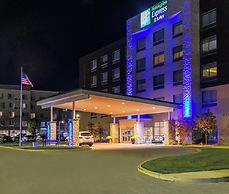 Holiday Inn Express & Suites Toledo West by IHG