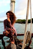 Distant Relatives Ecolodge & Backpackers