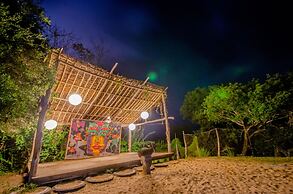 Distant Relatives Ecolodge & Backpackers