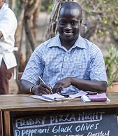 Distant Relatives Ecolodge & Backpackers