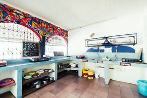 Distant Relatives Ecolodge & Backpackers