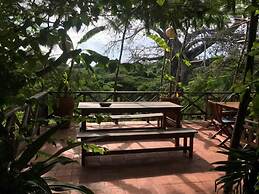 Distant Relatives Ecolodge & Backpackers