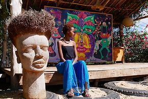 Distant Relatives Ecolodge & Backpackers