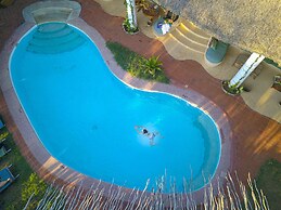 Distant Relatives Ecolodge & Backpackers