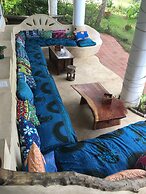 Distant Relatives Ecolodge & Backpackers