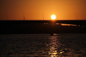 Distant Relatives Ecolodge & Backpackers