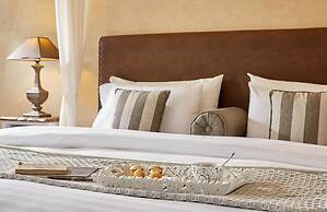 Limneon Resort & Spa