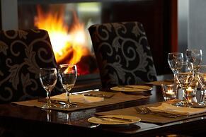 Limneon Resort & Spa