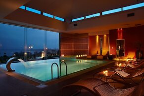 Limneon Resort & Spa