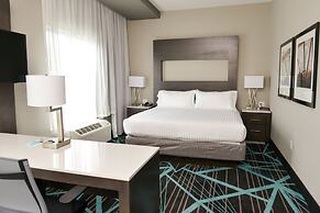 Holiday Inn Express & Suites Charlotte Airport by IHG