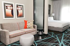 Holiday Inn Express & Suites Charlotte Airport by IHG