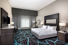 Holiday Inn Express & Suites Charlotte Airport by IHG