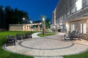 Holiday Inn Express & Suites Charlotte Airport by IHG