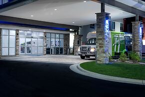 Holiday Inn Express & Suites Charlotte Airport by IHG