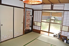 Guesthouse Hana Nishijin