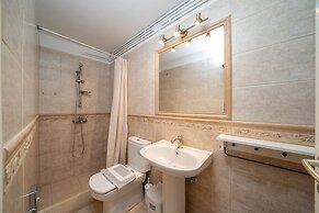 Lorenzo House Apartments