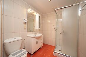 Lorenzo House Apartments