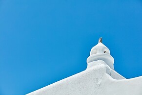 Mykonos Waves Beach House & Suites