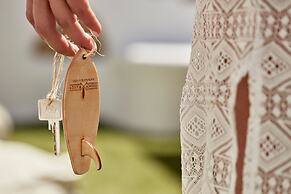 Mykonos Waves Beach House & Suites