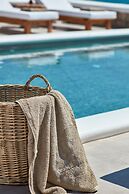 Mykonos Waves Beach House & Suites