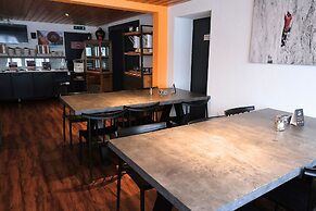 Eiger Lodge - Hostel