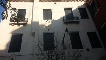 Good Wine Apartments