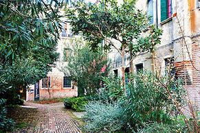 Good Wine Apartments