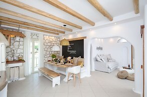 Naxos Euphoria Suites