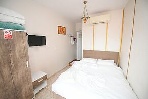 Anz Guesthouse Pansiyon