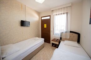 Anz Guesthouse Pansiyon